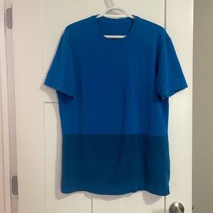 Lululemon , MENS large Tee